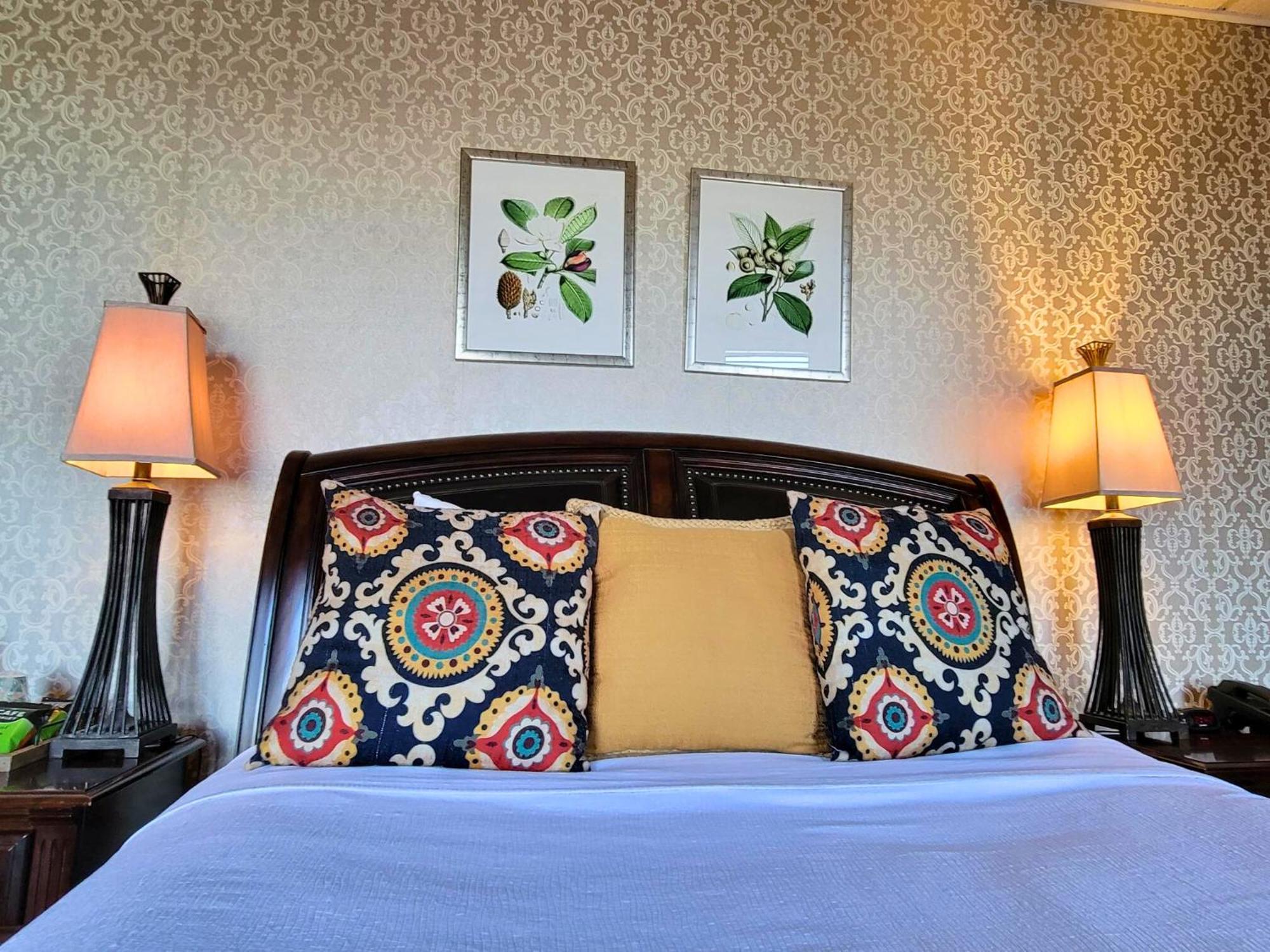 Altland House Inn & Suites 애보츠타운 외부 사진