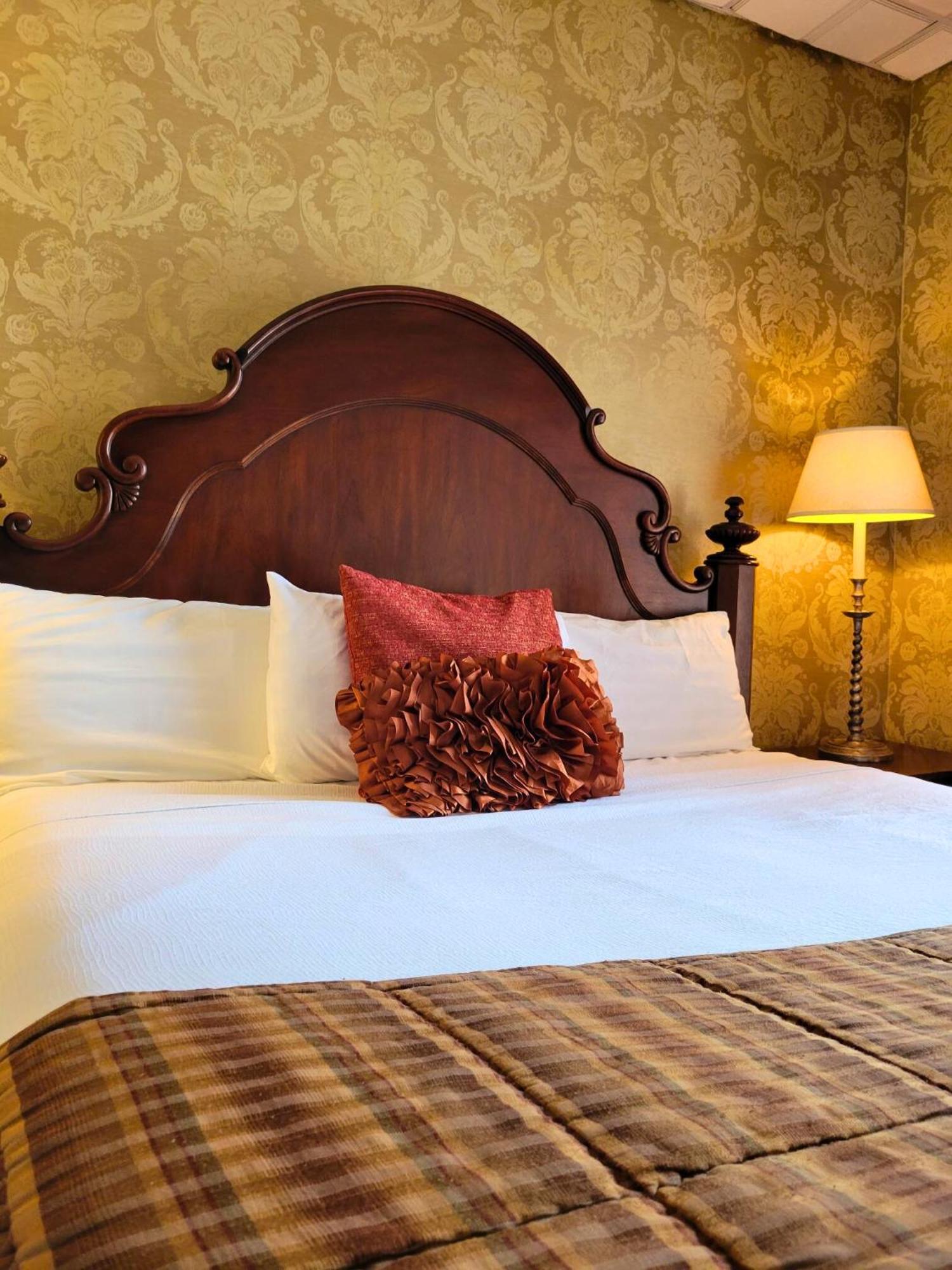 Altland House Inn & Suites 애보츠타운 외부 사진